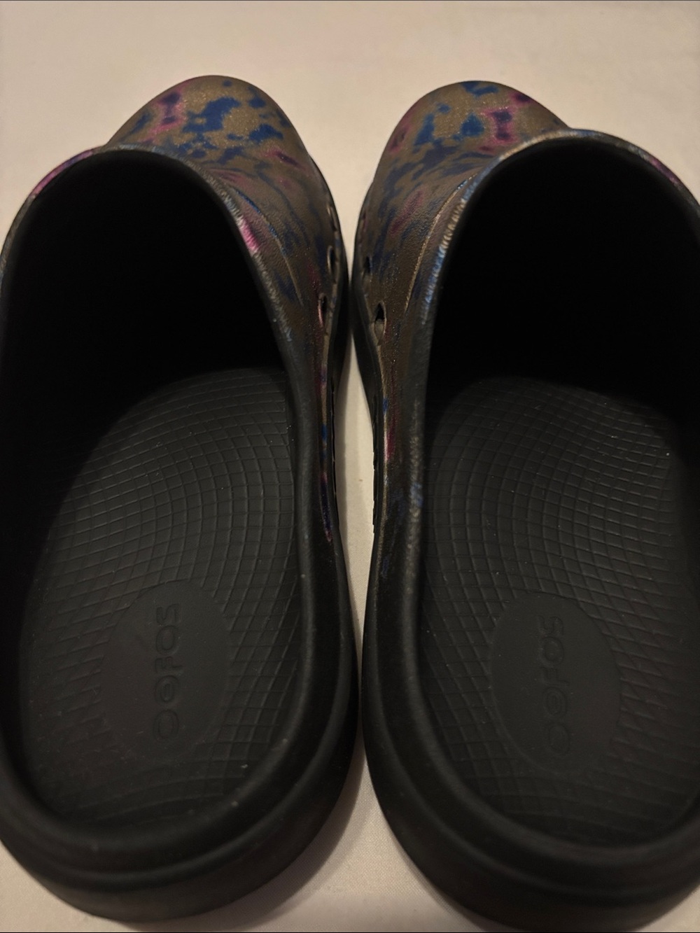 OOFOS OOCloog Kaleidoscope Multicolor Clogs Size 8 - Picture 4 of 6
